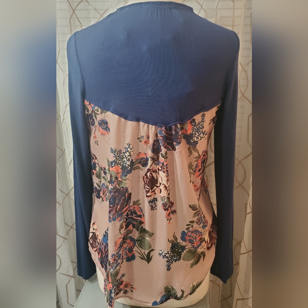NWT Jolt Small Blue with sheer floral back top